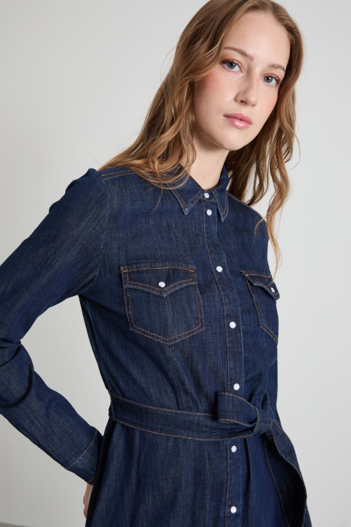 Vestido camisero de denim Intrend - 4