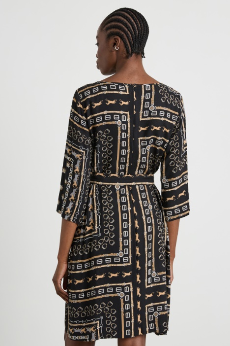 Vestido con cinturón