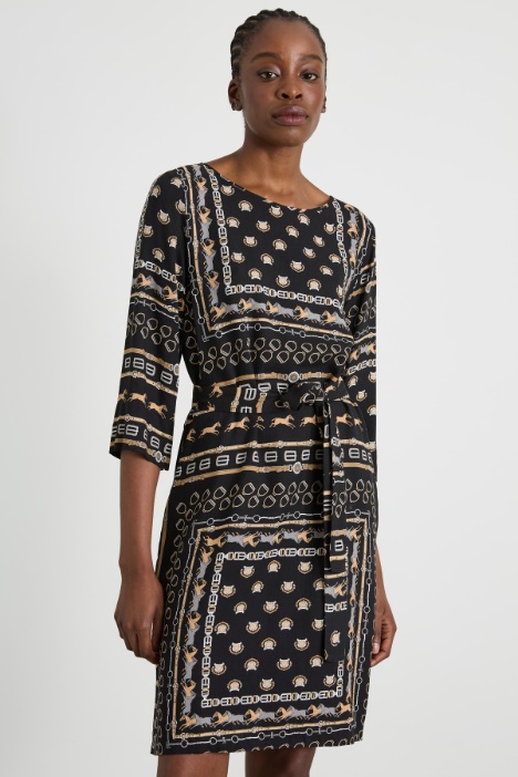 Vestido con cinturón