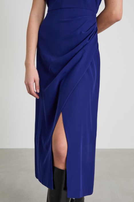 Abito a tubino con spacco