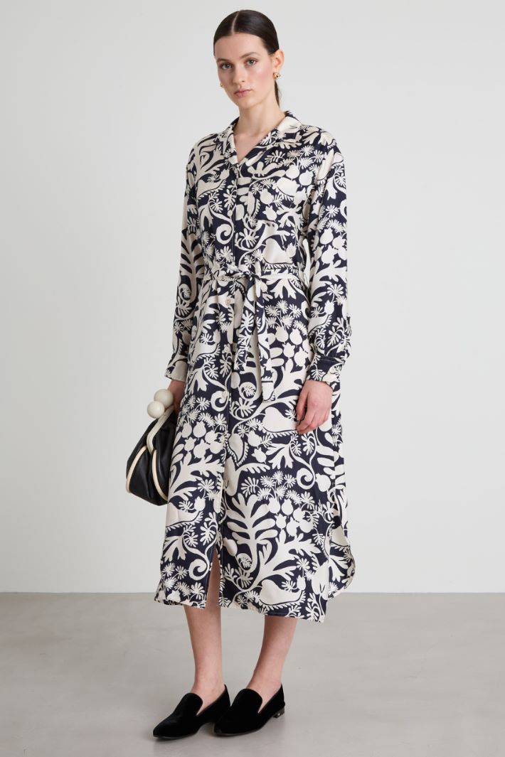 Silk shirt dress Intrend
