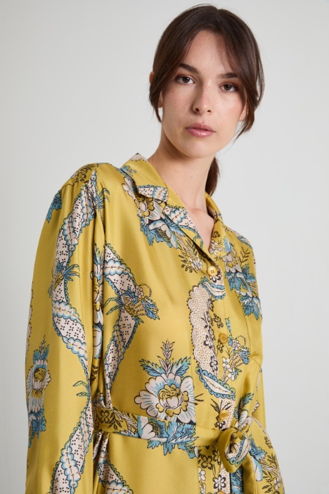 Vestido camisero de seda