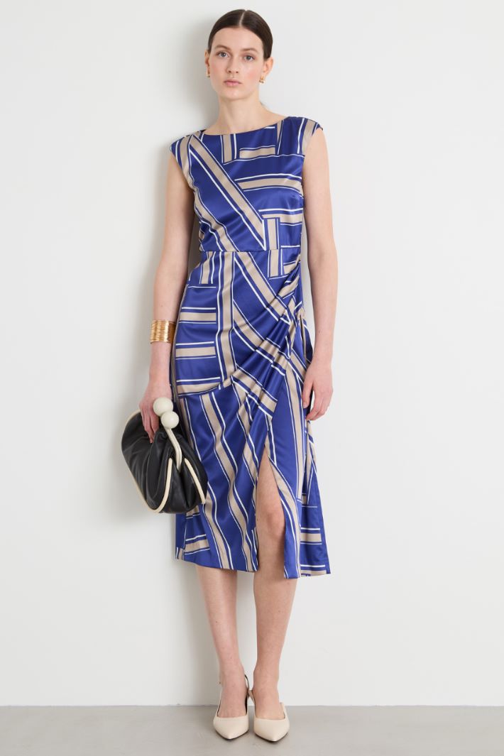 Satin sheath dress Intrend