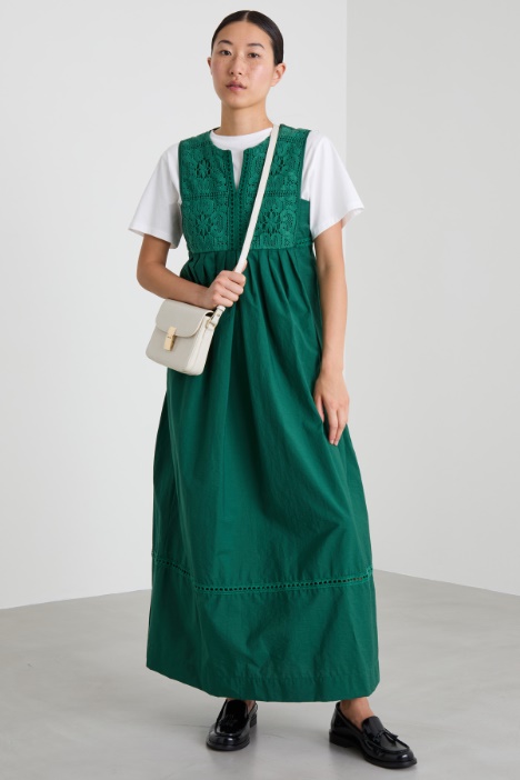 Vestido de lona con bordado Intrend