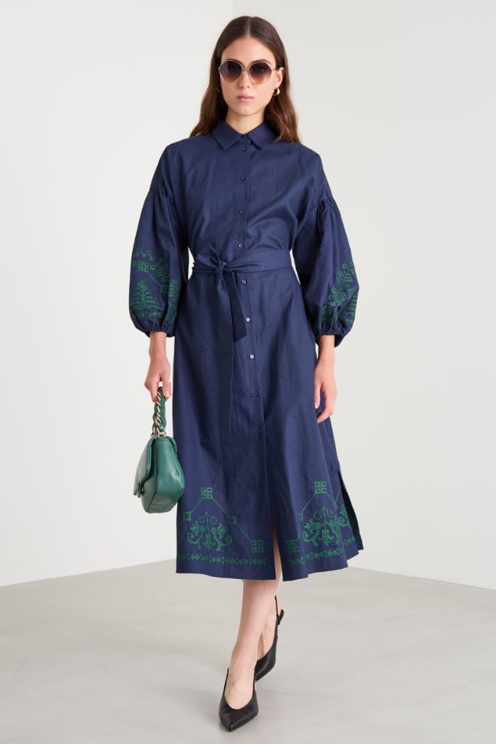 Cotton and linen dress with embroidery Intrend