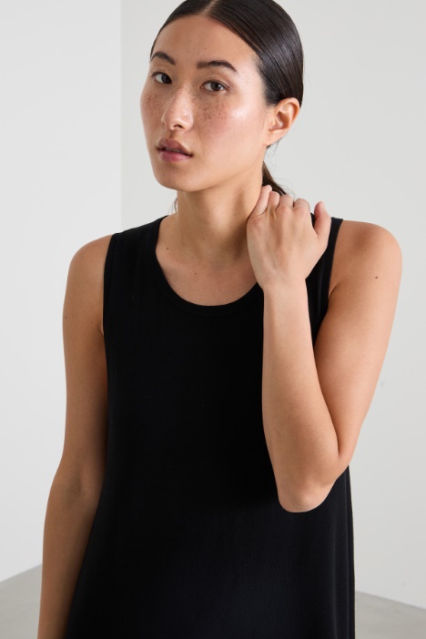 Abito smanicato in maglia