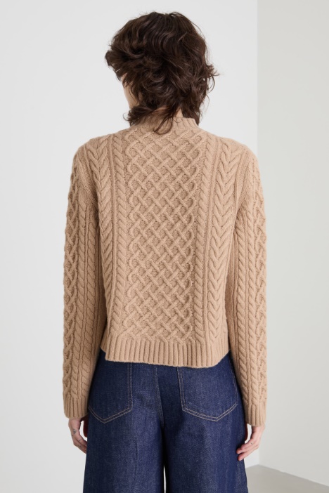 Cardigan in lana a trecce