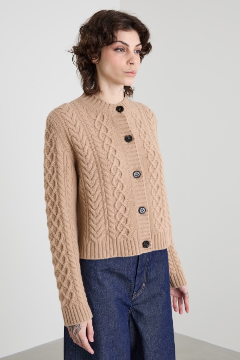Cardigan in lana a trecce