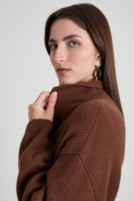 Cardigan in maglia con cintura