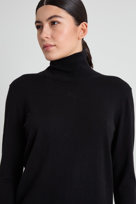 Jersey de cuello alto de seda y lana