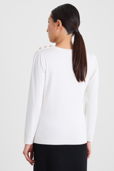 Maglia con bottoni decorativi