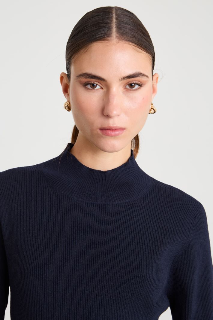 Slim-fit ribbed wool sweater Intrend - 4