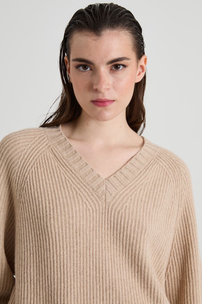 Maglia morbida a V Intrend - 4
