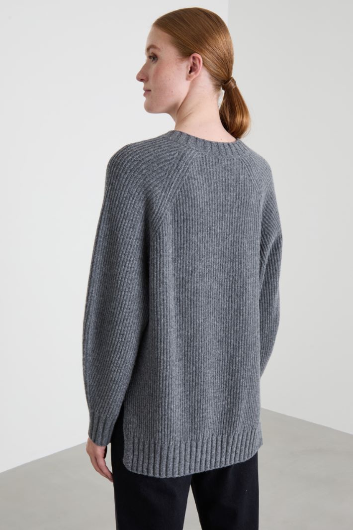 Loose V-neck sweater Intrend - 2