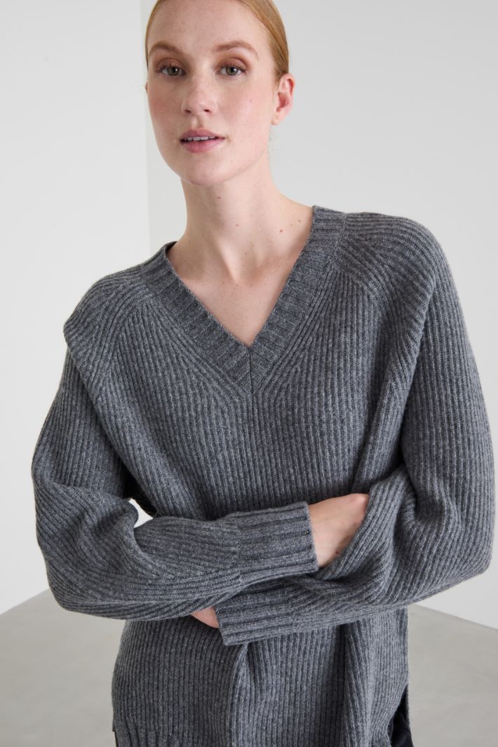 Loose V-neck sweater Intrend - 4