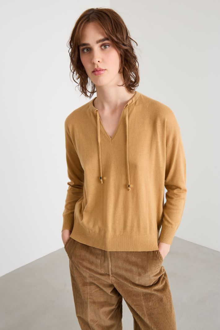 Sweater with keyhole detail Intrend - 2