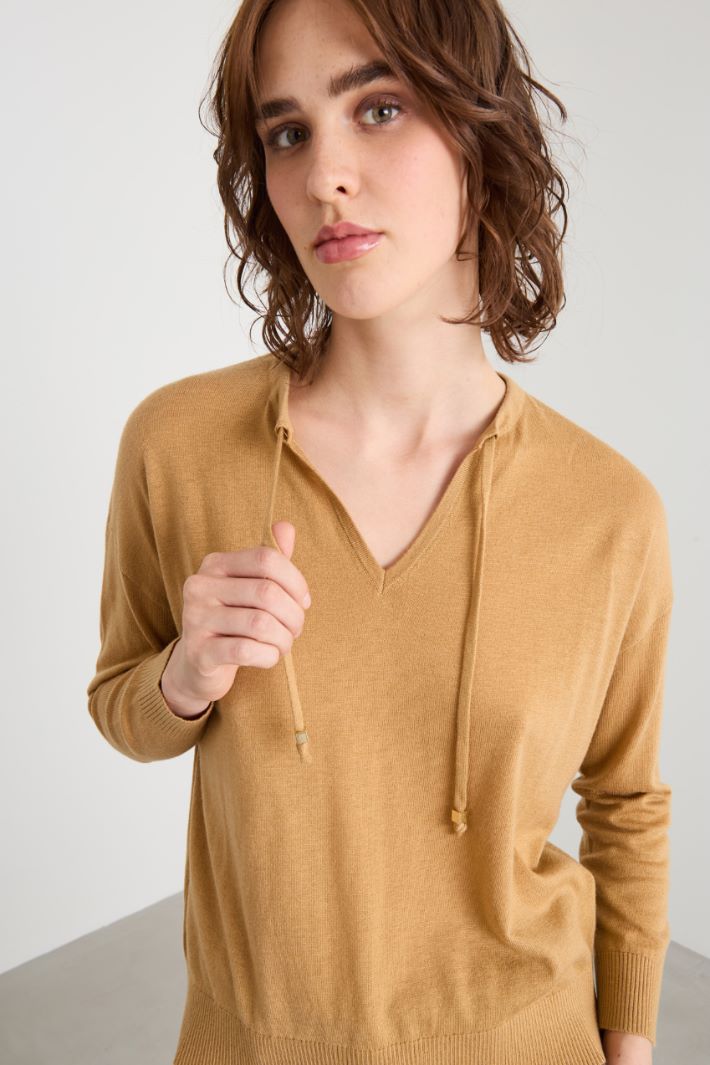 Sweater with keyhole detail Intrend - 3
