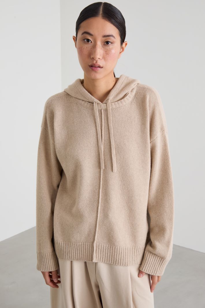 Maglia con cappuccio Intrend