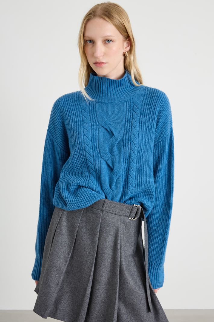 Maglia con trecce Intrend