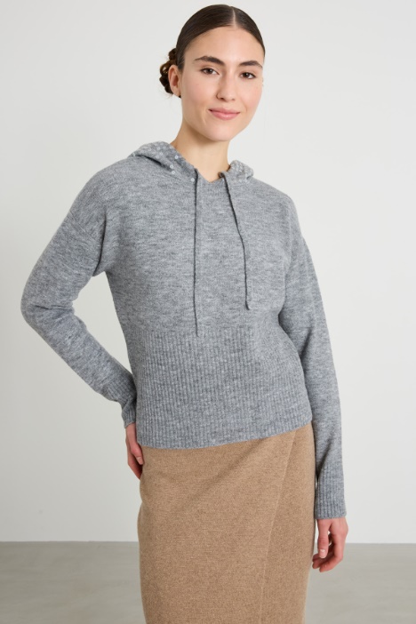 Sweatshirt style sweater with sequins Intrend