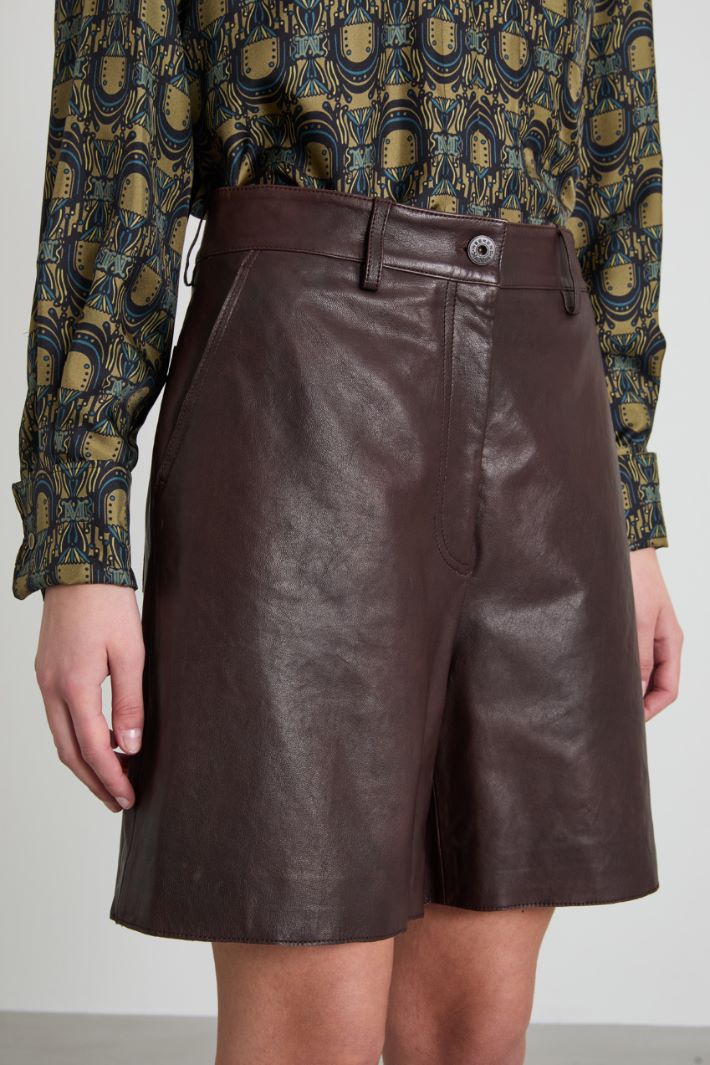 Nappa leather Bermuda shorts Intrend - 2
