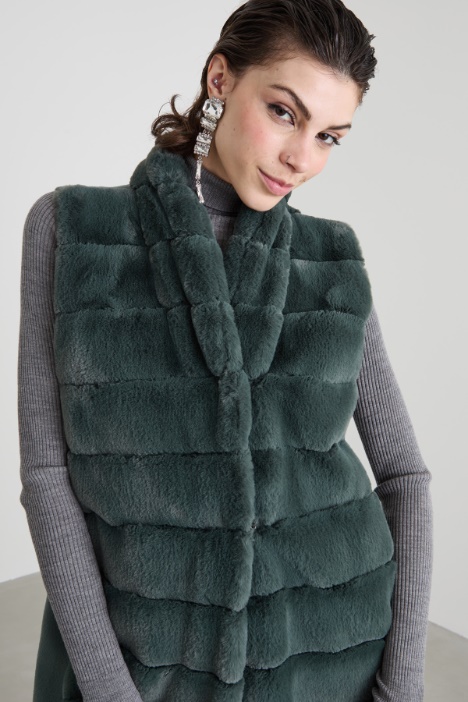 Gilet con inserti effetto peluche