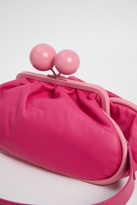 Clutch con profili a contrasto