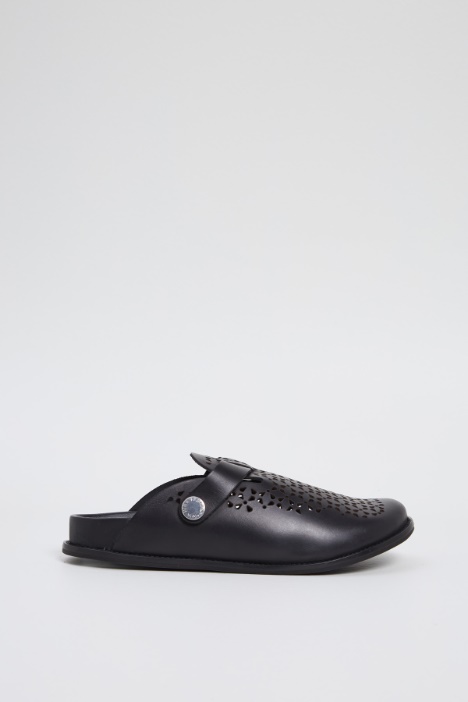 Laser-cut leather mules Intrend