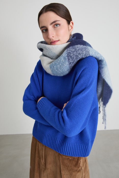 Sciarpa fluffy con frange