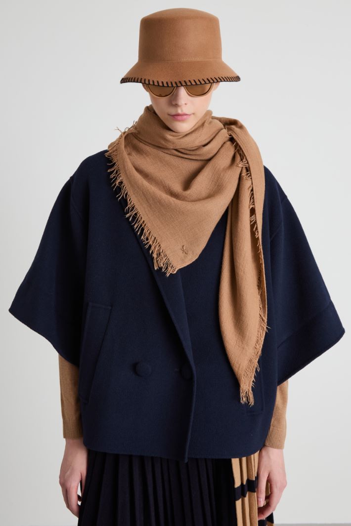 Viscose and cashmere shawl Intrend
