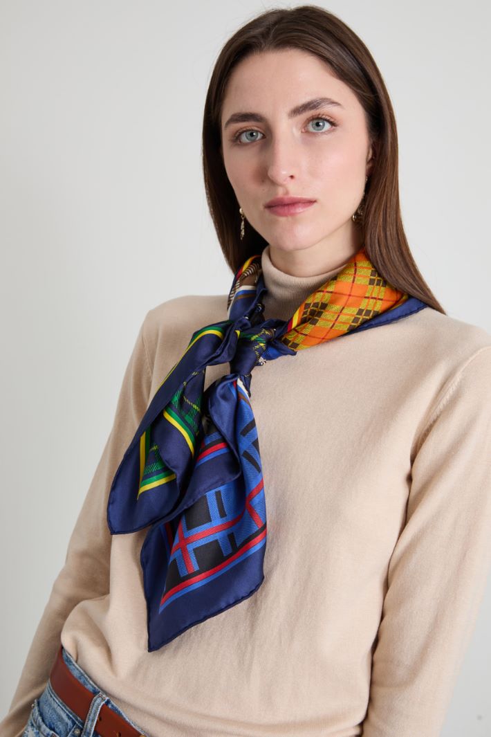 Printed silk foulard Intrend