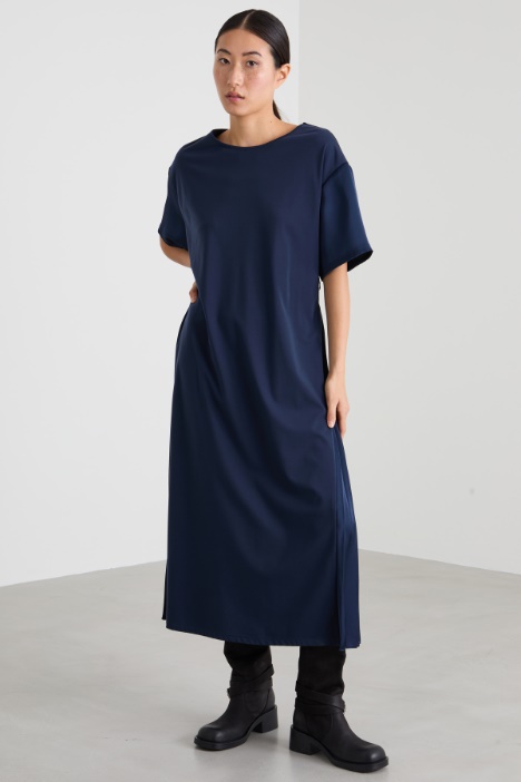 Abito con fianchetti in raso