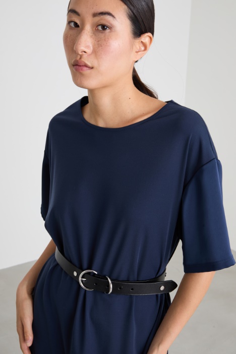 Abito con fianchetti in raso