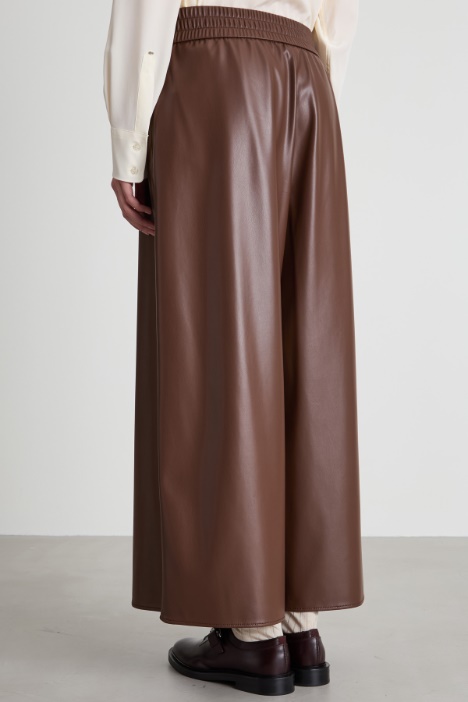 Pantalones anchos de piel sintética