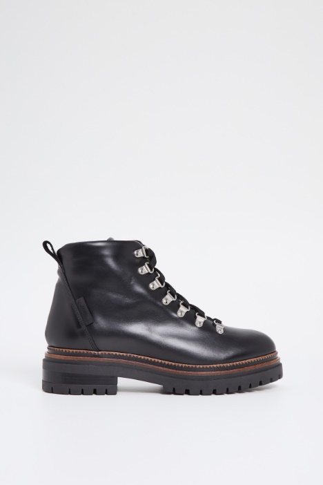 Leather ankle boots Intrend