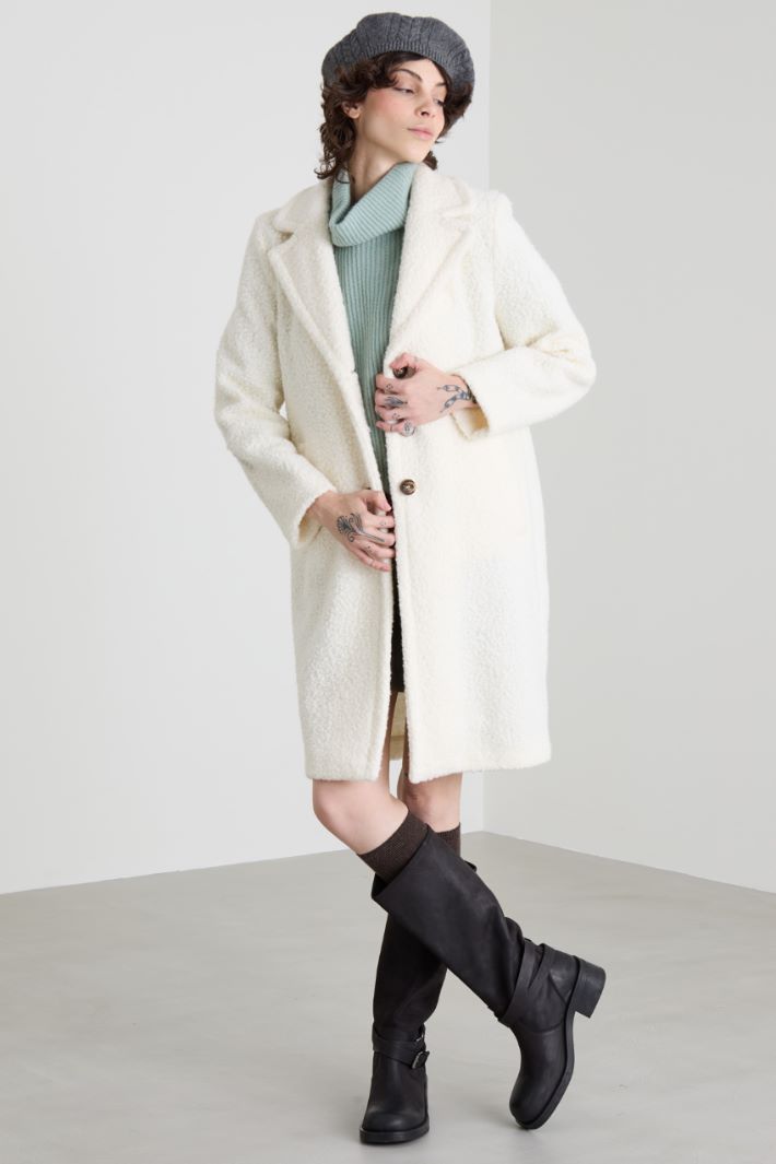 Bouclé coat Intrend