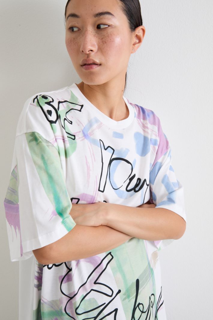 Camiseta oversize con estampado Intrend - 4