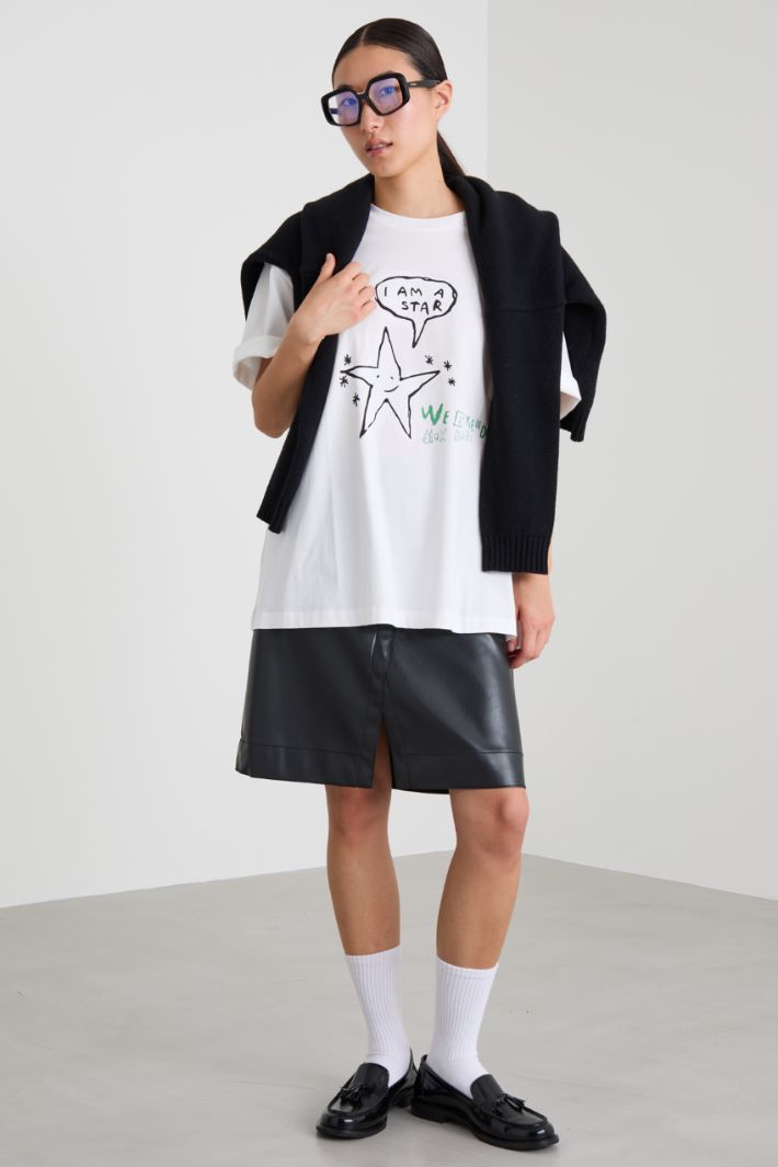 Camiseta oversize con estampado Intrend - 3