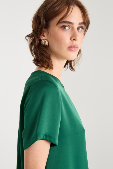 Top bimaterial en satén y punto