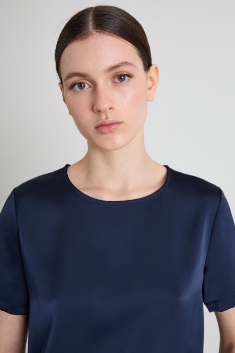 Top bimateriale in raso e jersey