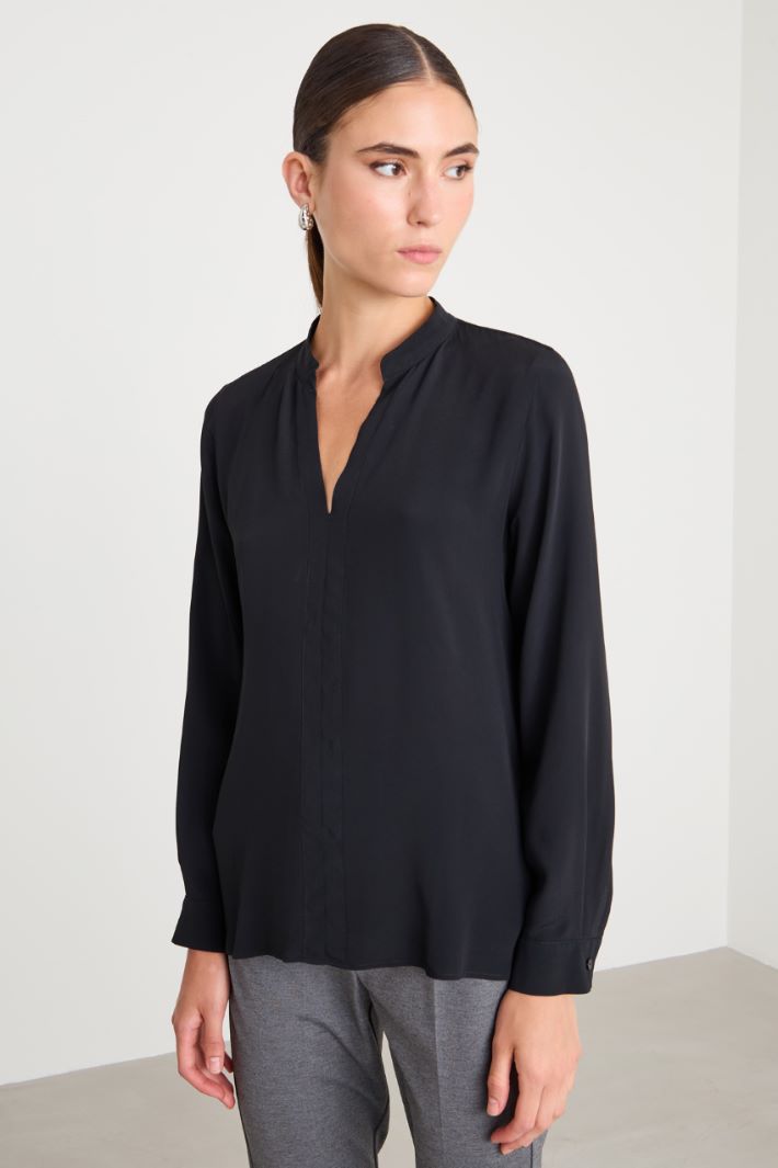 Blusa in crépe Intrend