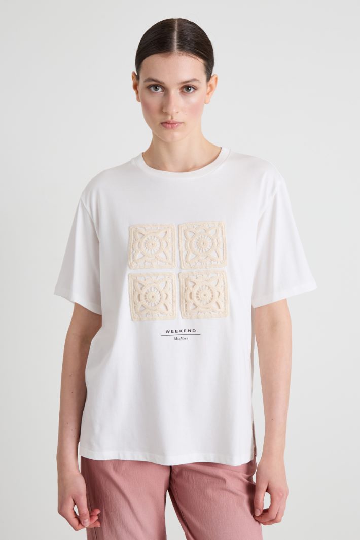 T-shirt in jersey con ricamo Intrend