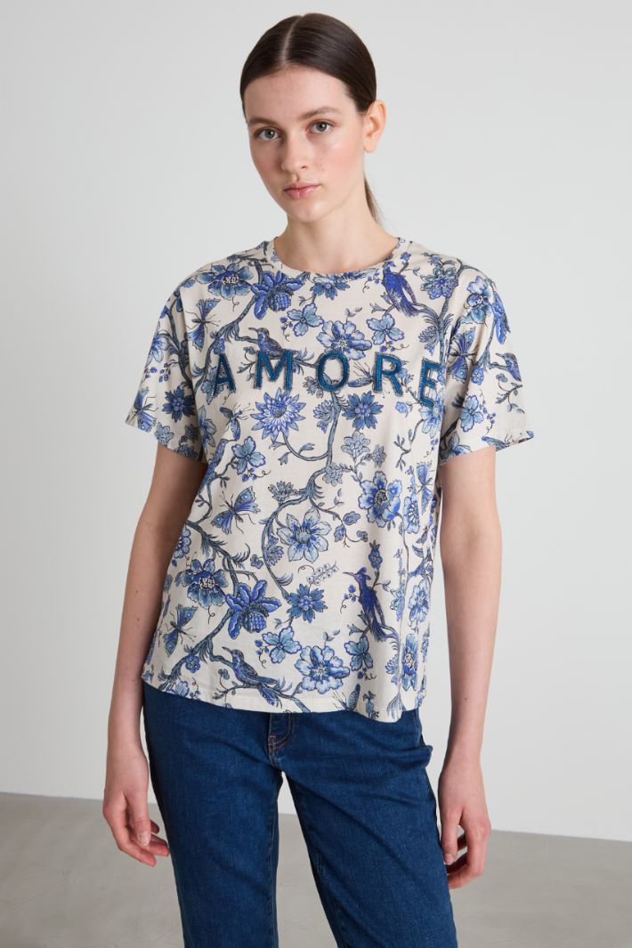 Camiseta con bordado Intrend