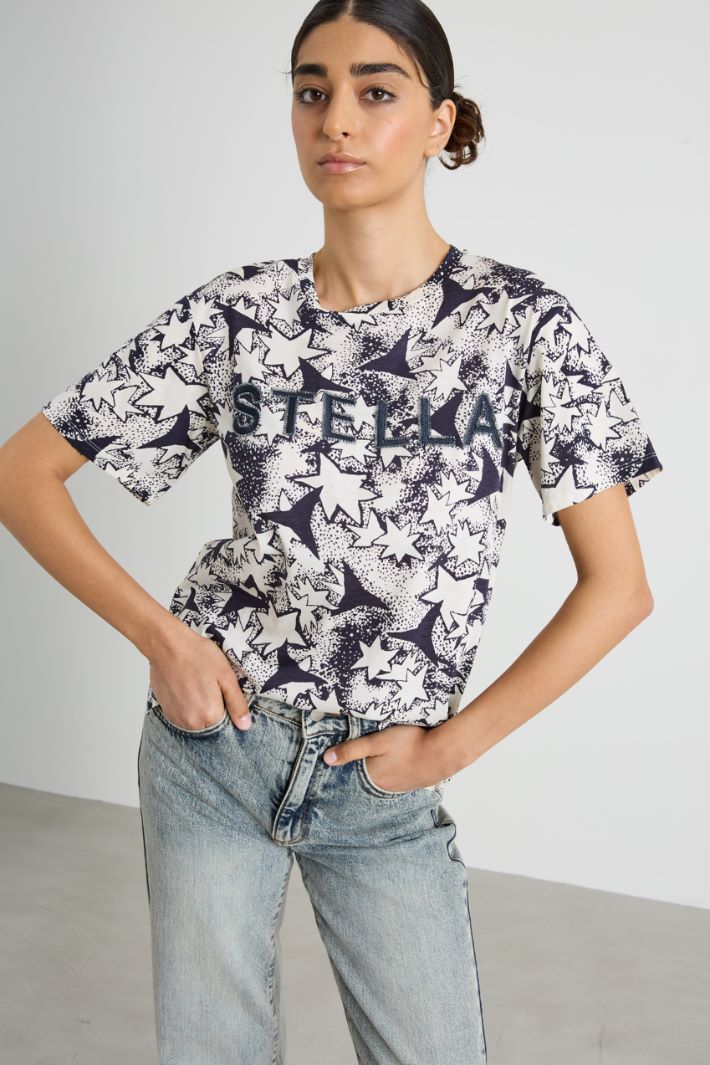 Camiseta con bordado Intrend
