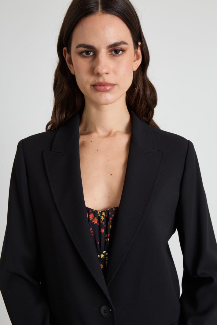 Blazer in lana crépe