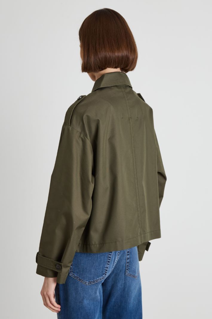 Short gabardine trench coat Intrend - 3