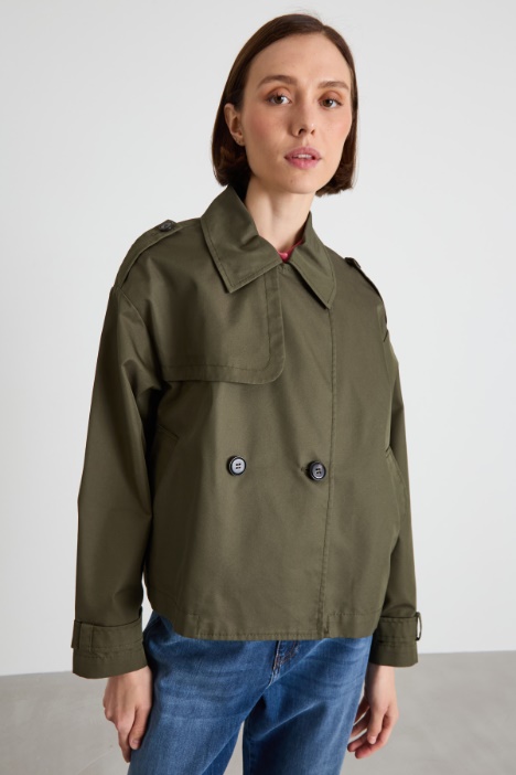 Trench corto in gabardina