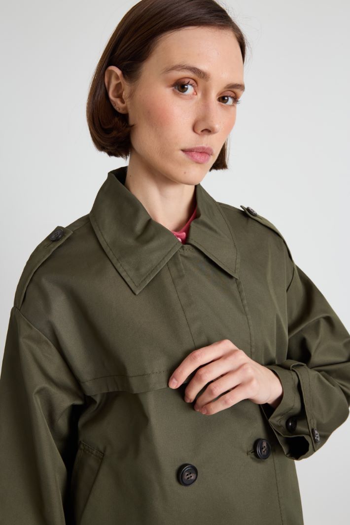 Short gabardine trench coat Intrend - 4