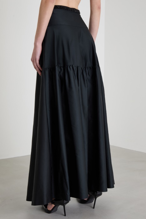 Gonna ampia con cristalli