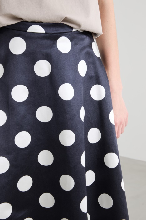 Falda acampanada de duquesa